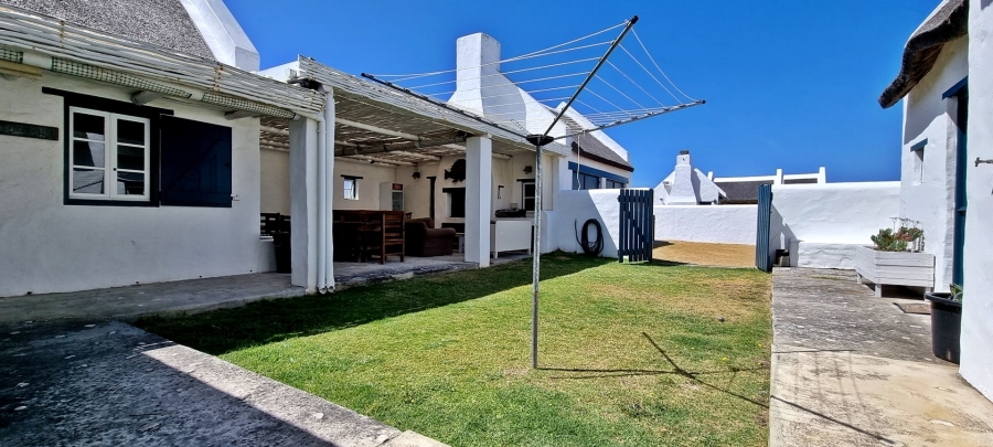 4 Bedroom Property for Sale in Struisbaai Western Cape